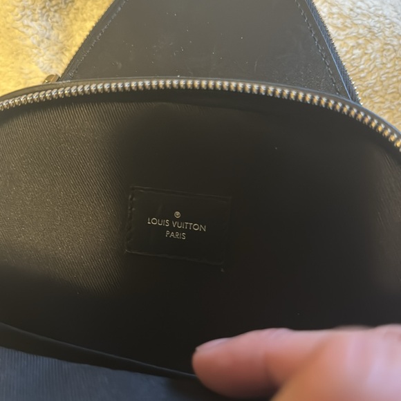 Louis Vuitton avenue sling bag. Owned for less than 1 year. - Picture 2 of 2